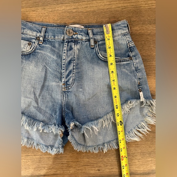 One Teaspoon Worn Out Hendrixe Outlaws Mid Length Denim Shorts-Size 26 - Picture 12 of 13